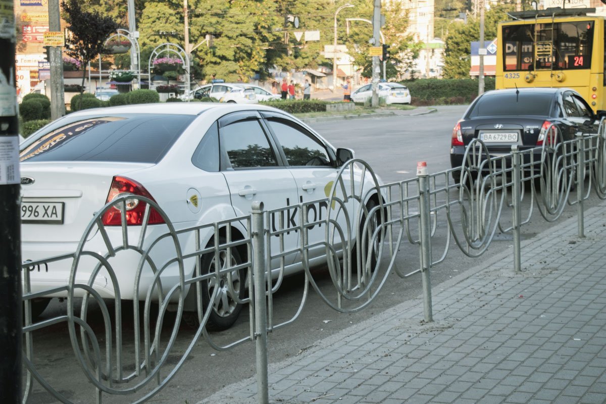 Задержанный парень бросался под колеса такси 
