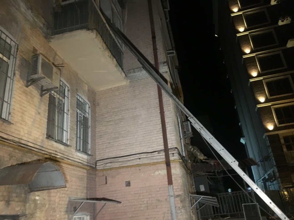 Людей в срочном порядке эвакуировали 