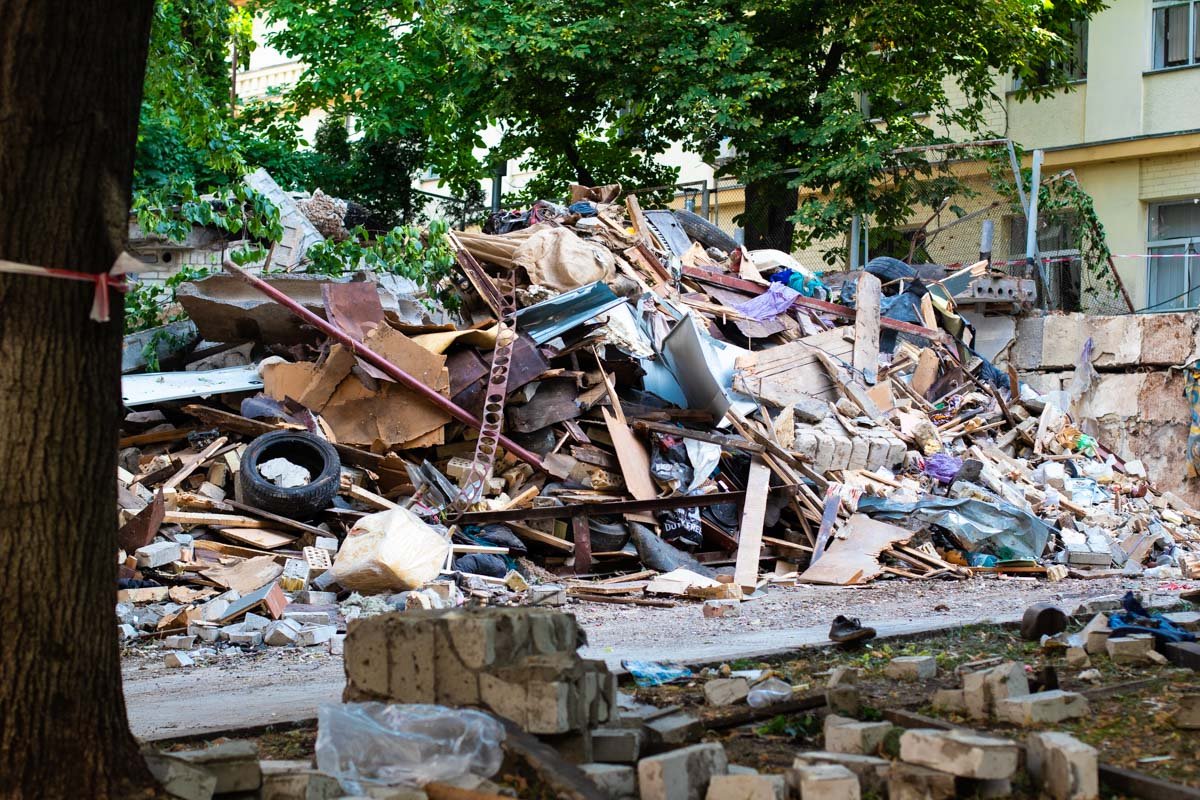 В ночь на 16 июня в Киеве на улице Тургеневской, 16 прогремел мощный взрыв В ночь на 16 июня в Киеве на улице Тургеневской, 16 прогремел мощный взрыв