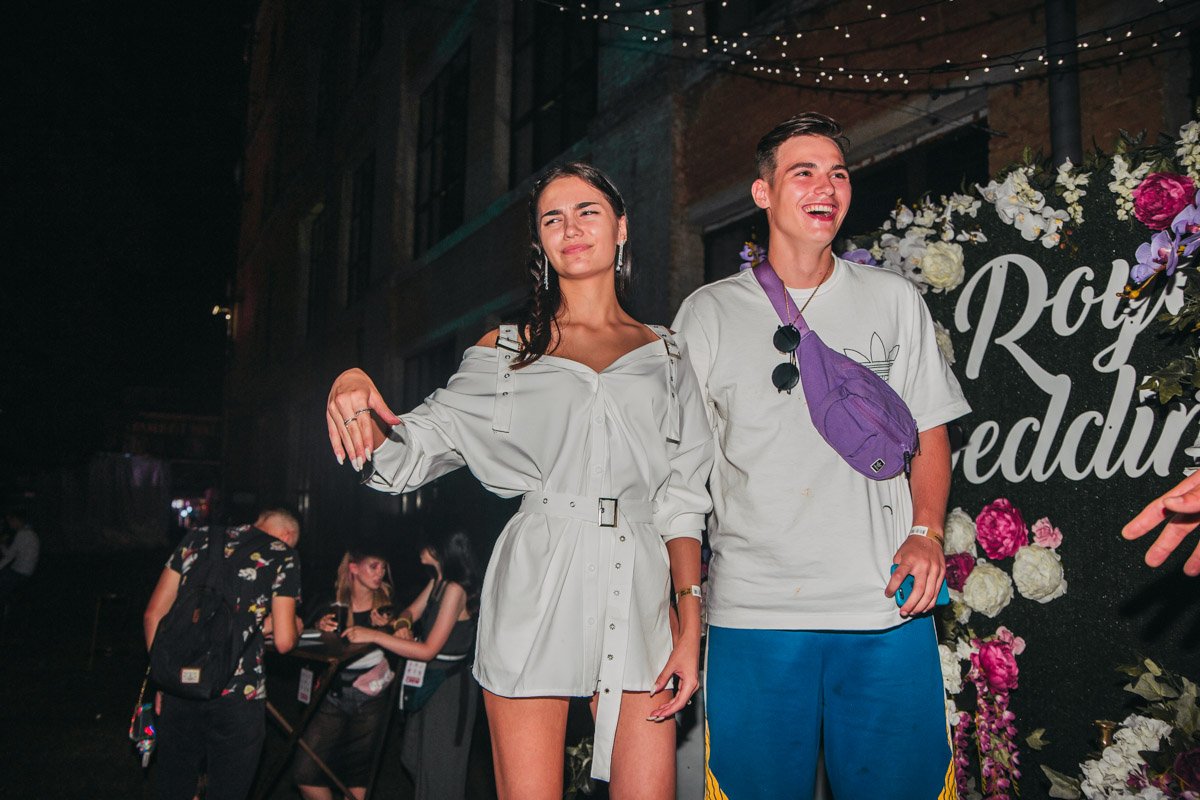 Девушки надевали на фестиваль самые стильные луки