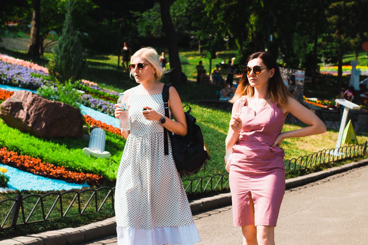 В жаркий летний день цветы и вода станут настоящим спасением