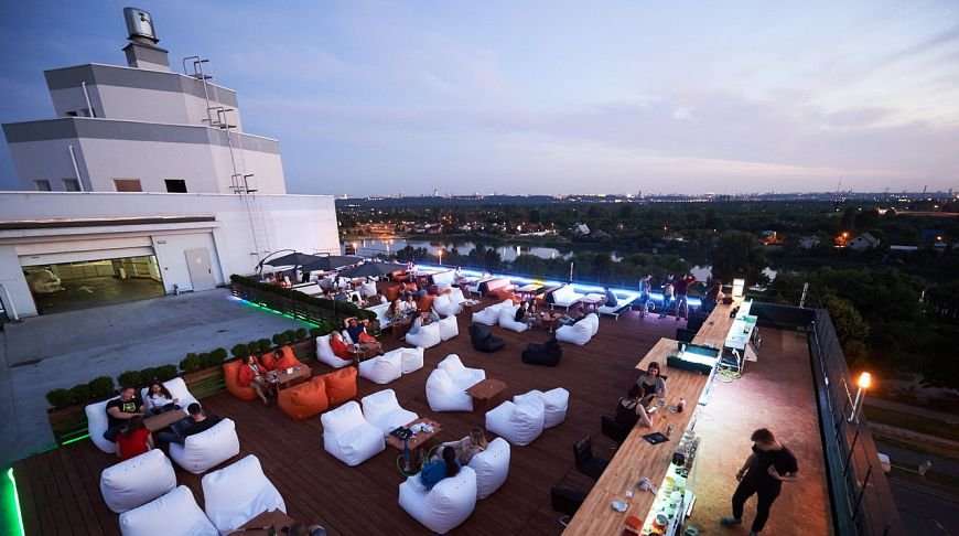 С 7 этажа открывается прекрасный панорамный вид на Киев