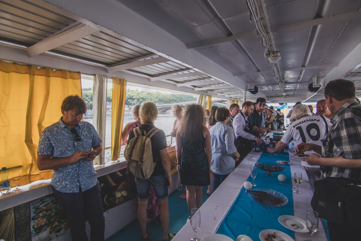 Сам фестиваль состоится в ночь с 29 на 30 июня на Арт-причале 