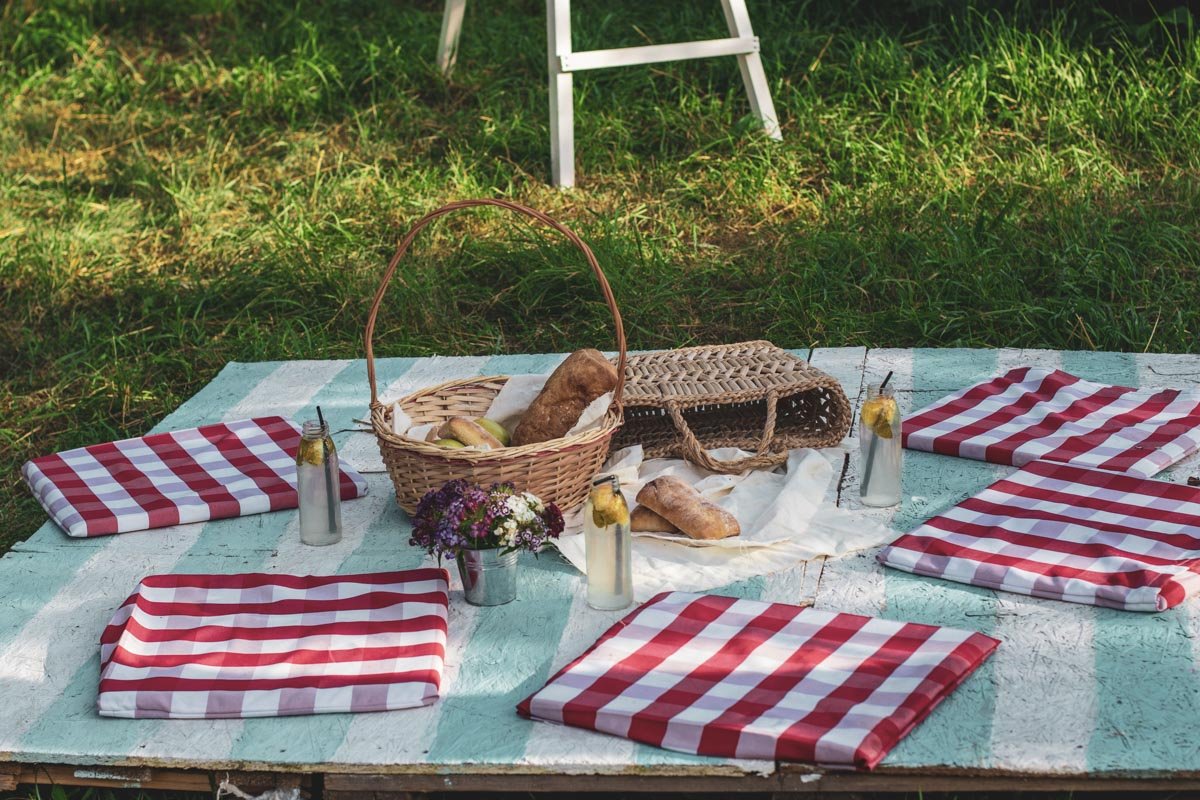 Приятный бонус локации - готовые корзинки для пикника, которые можно взять в аренду 