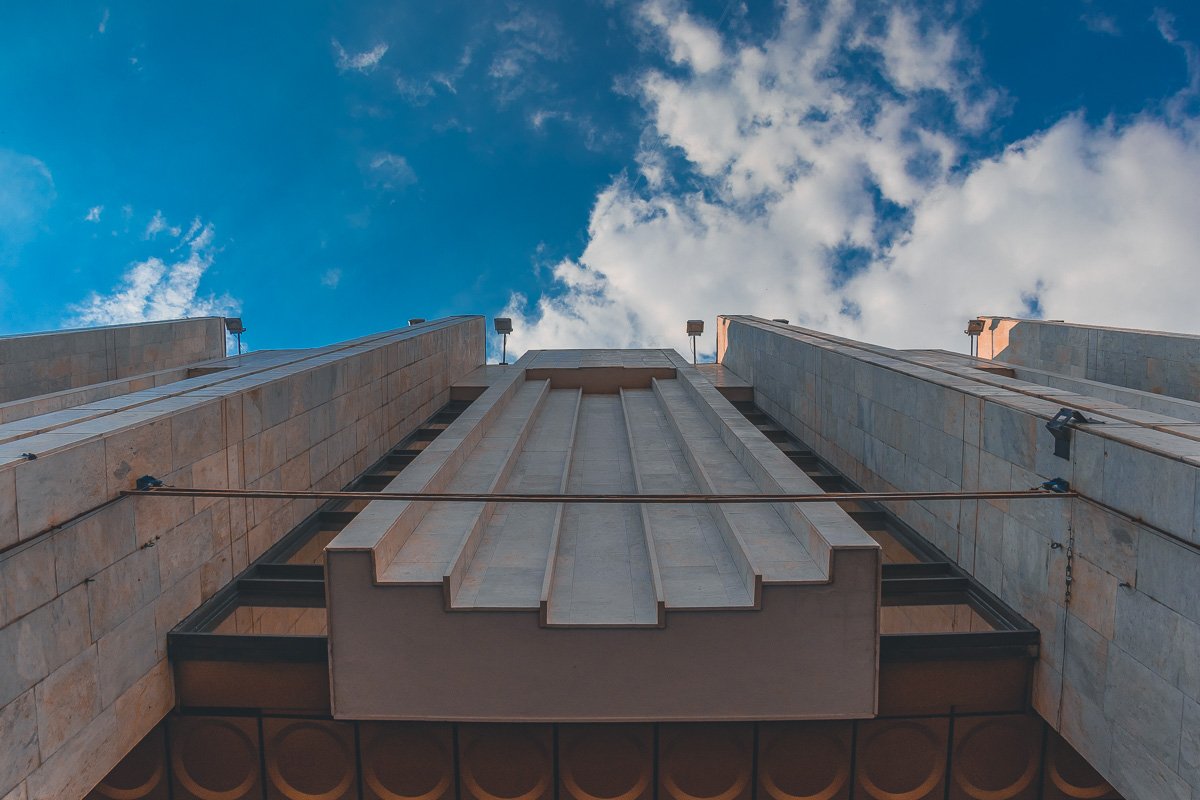 Площадь здания составляет более 17 тысяч квадратных метров Площадь здания составляет более 17 тысяч квадратных метров