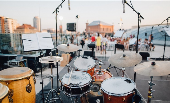 Потрясающий джазовый вечер на крыше ЦУМа - отличный способ провести вечер пятницы Потрясающий джазовый вечер на крыше ЦУМа - отличный способ провести вечер пятницы