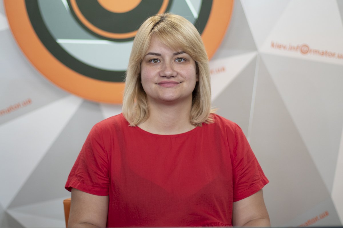 Анна Езеева