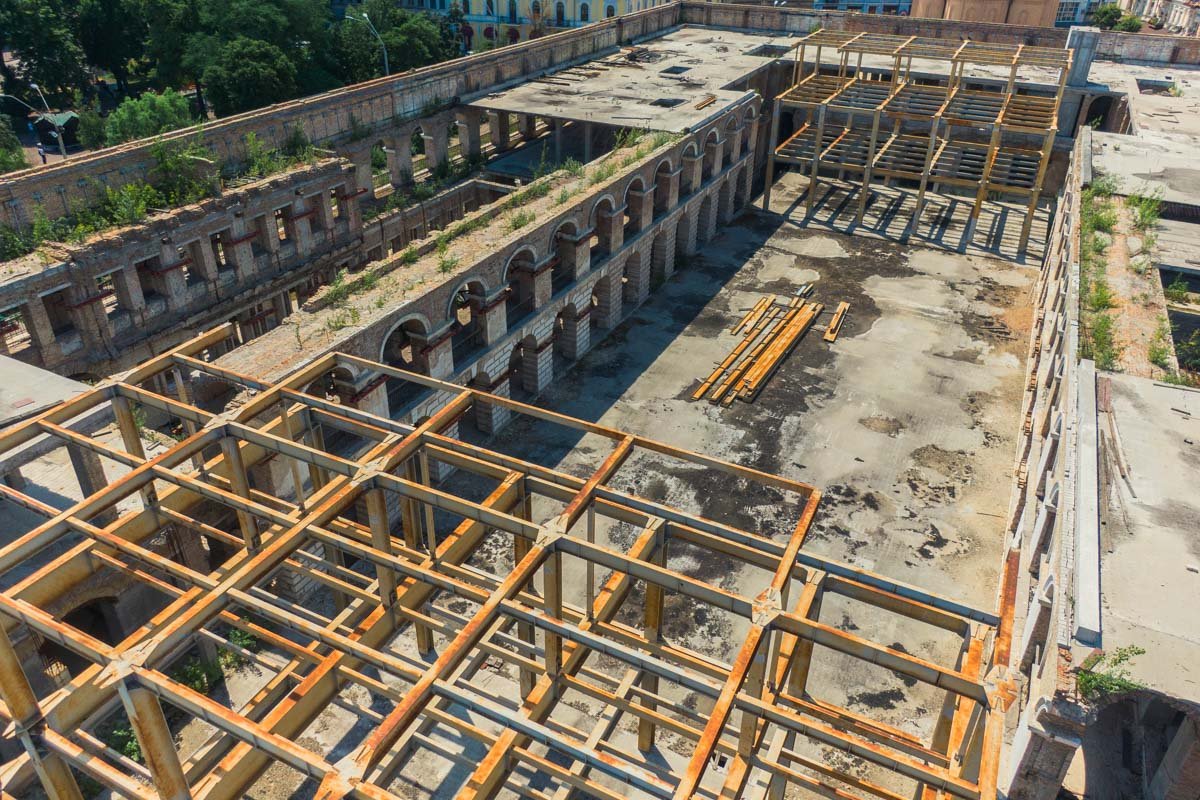 Здания в здании 