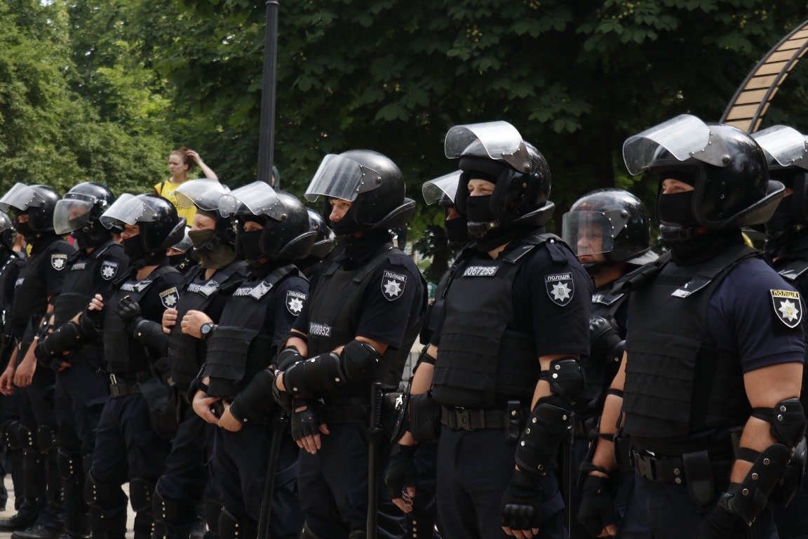 Силовики защитили ЛГБТ- активистов от нападений националистов