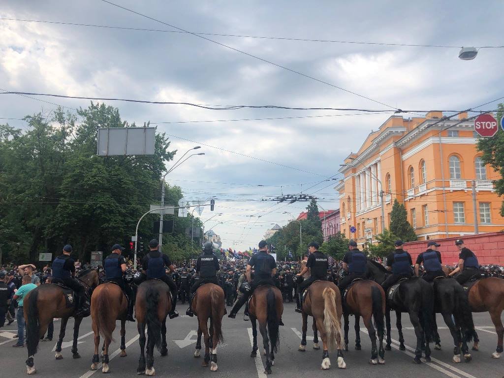 Правоохранителей очень много