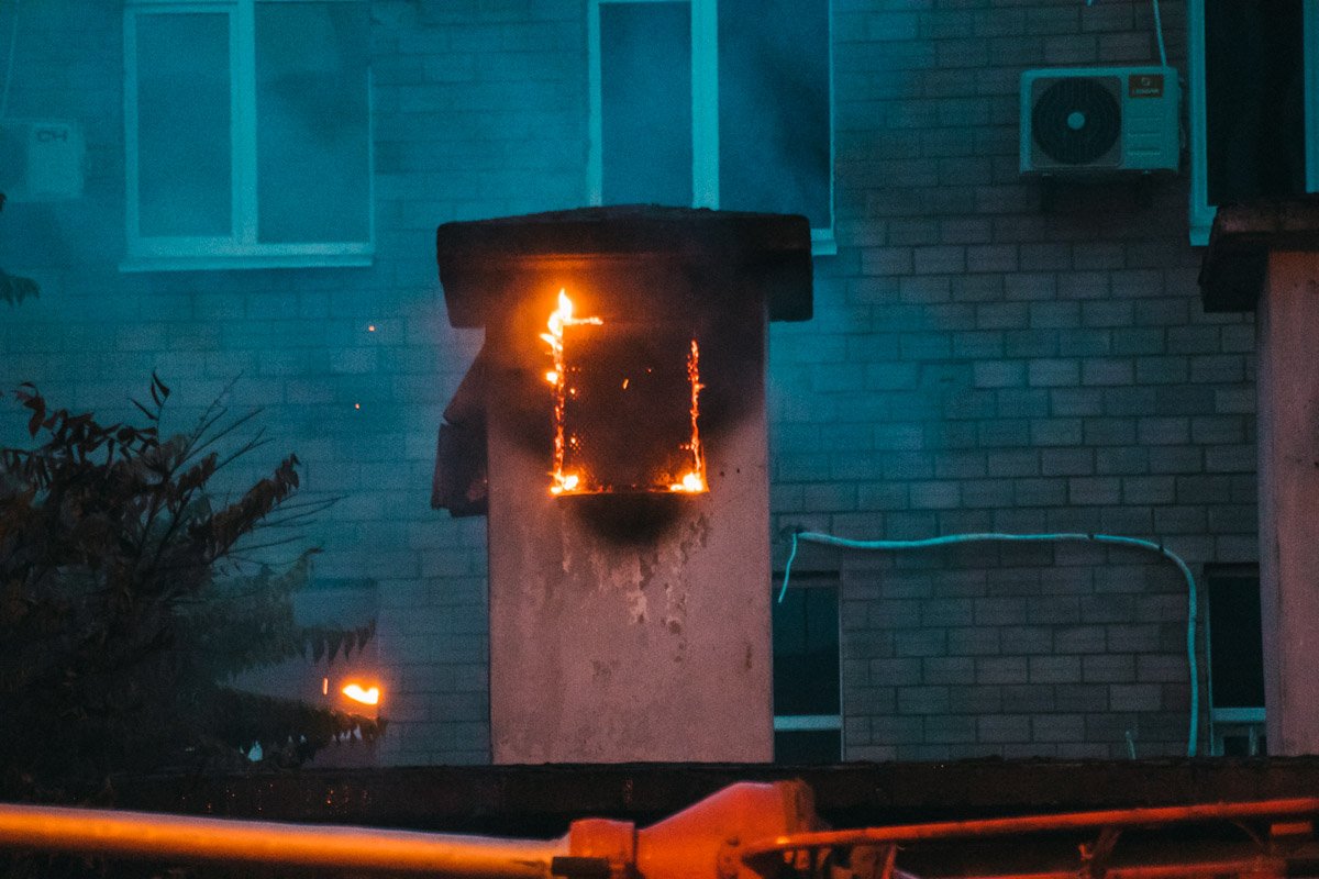 Горела трансформаторная подстанция на территории фабрики пуховых изделий «Мона» на улице Казимира Малевича, 8