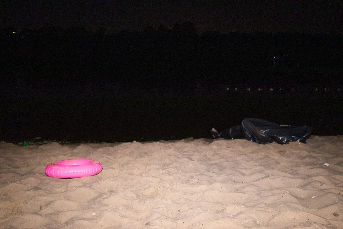 Тело извлекли из реки около 23:00