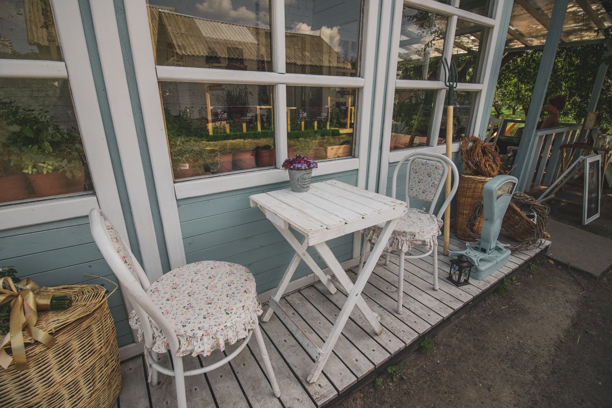 Это тихая и уютная локация для семейного отдыха без громкой музыки Это тихая и уютная локация для семейного отдыха без громкой музыки