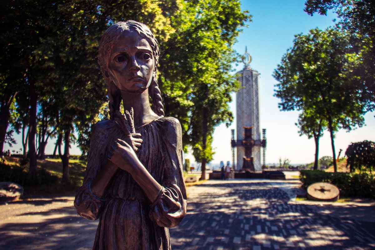 Уже более года в Киеве идет строительство нового мемориала жертвам Голодомора
