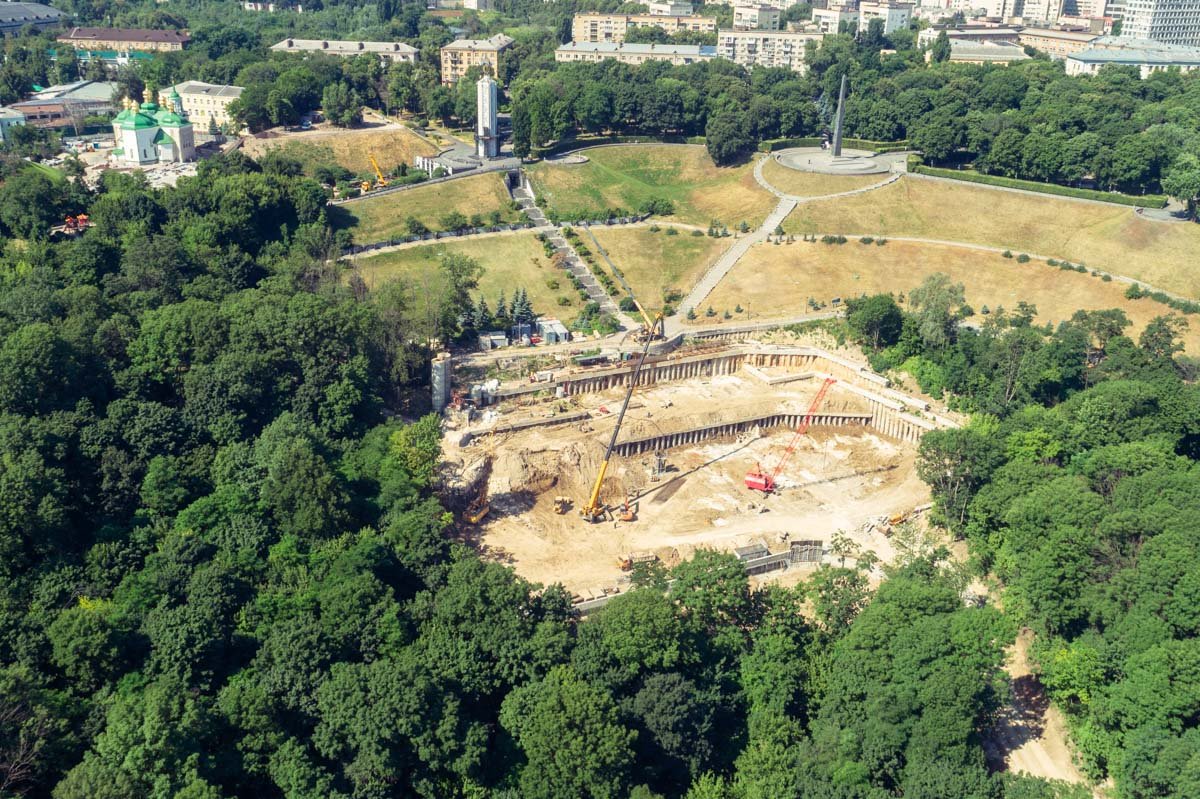 Уже готовых помещений на локации вы пока не увидите