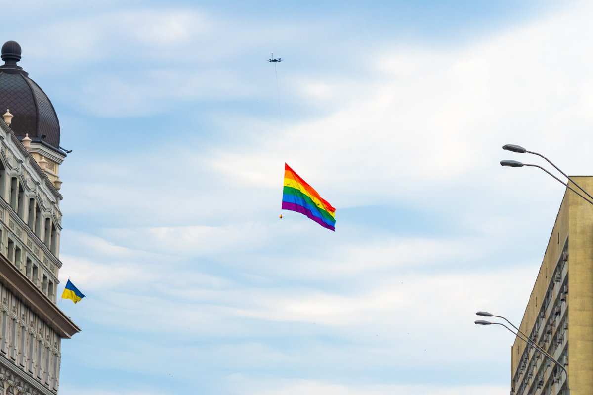 На мероприятии поставили новый мировой рекорд, подняв грузовым дроном самый большой в истории флаг На мероприятии поставили новый мировой рекорд, подняв грузовым дроном самый большой в истории флаг