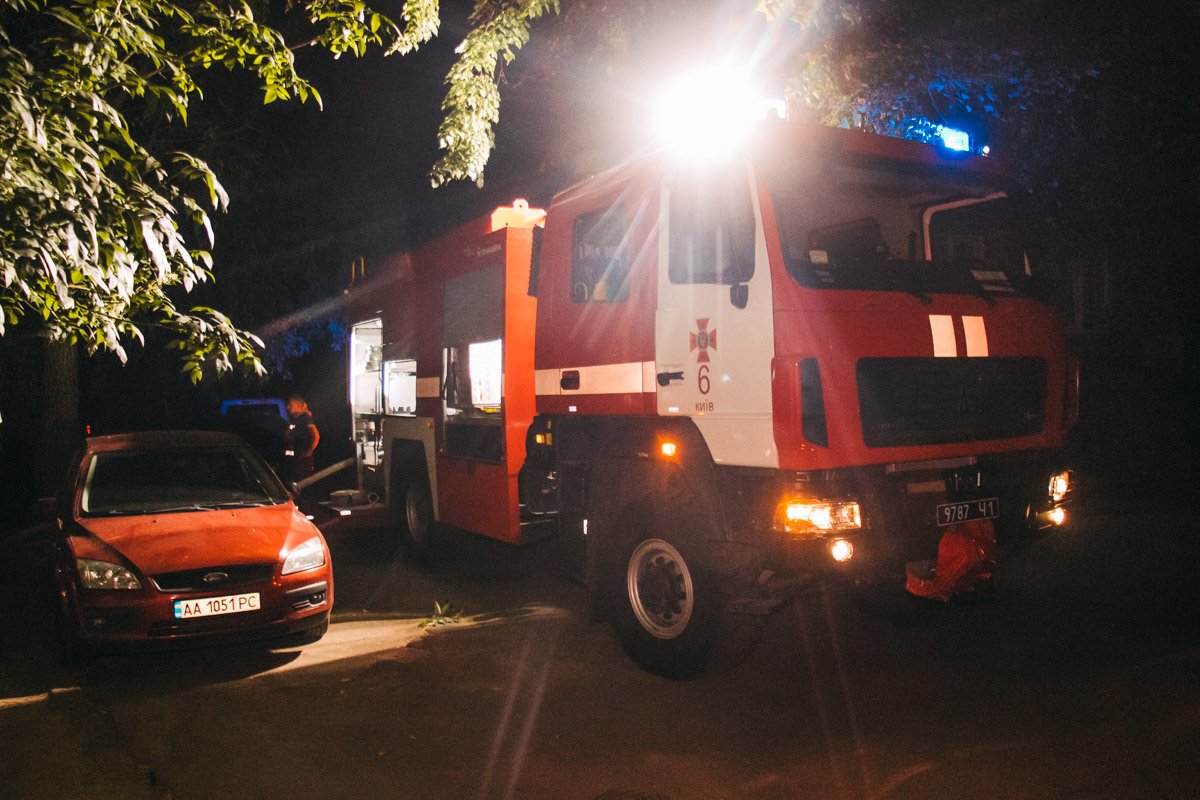 На месте работали две единицы техники и около 10 спасателей