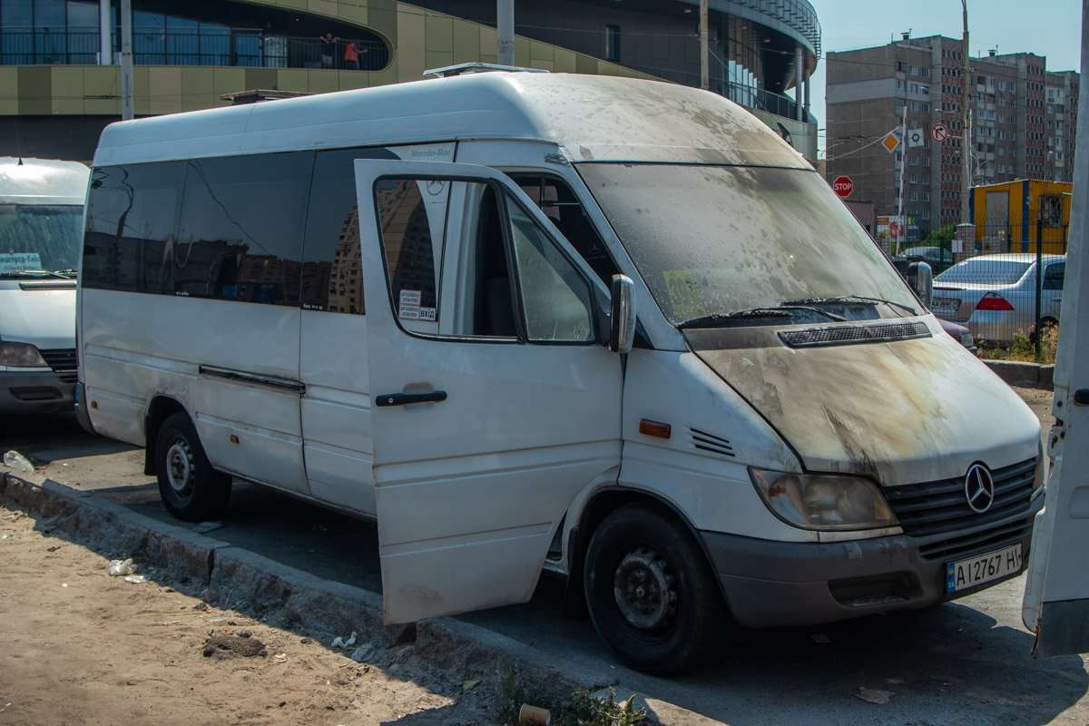 Около 13:30 банда злоумышленников кинула в маршрутки коктейли Молотова