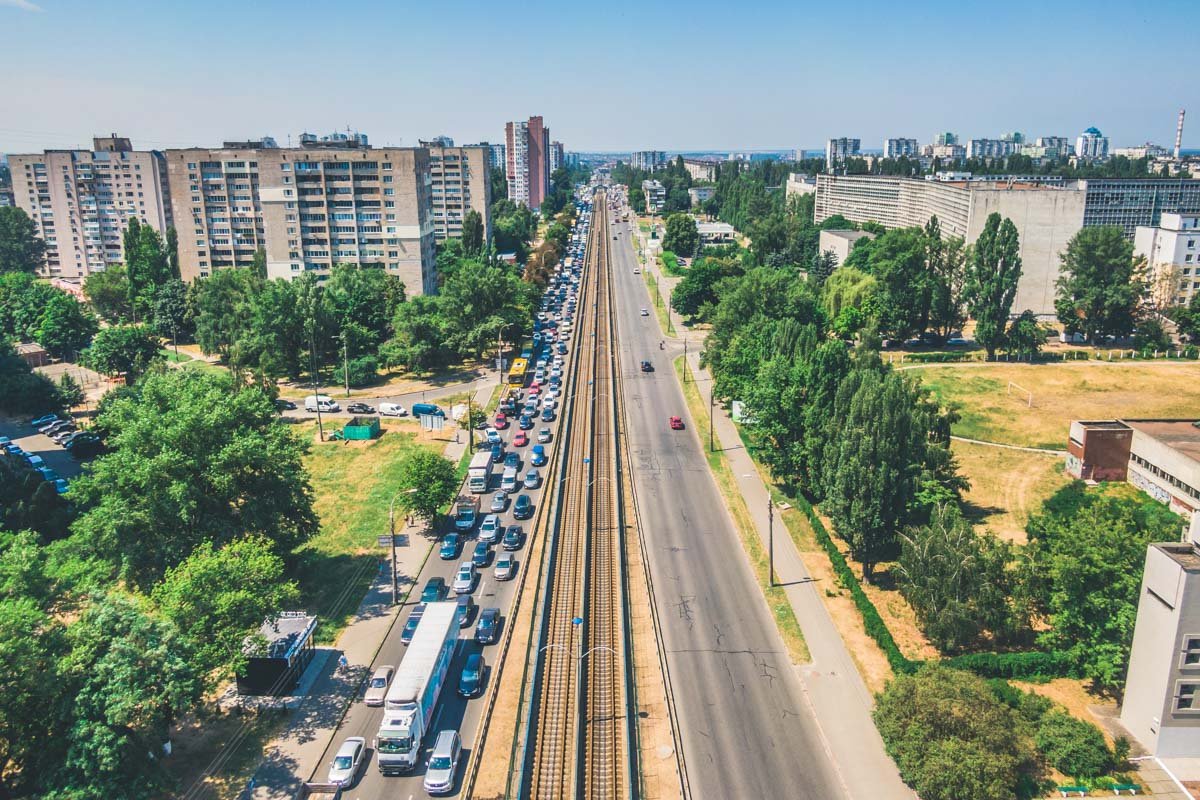 Борщаговку сковали огромные дорожные заторы