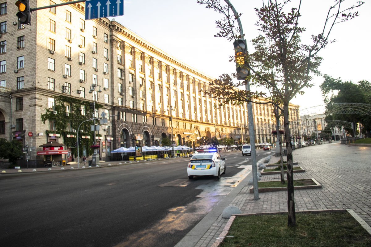 Всех задержанных доставили в Печерское отделение полиции Всех задержанных доставили в Печерское отделение полиции