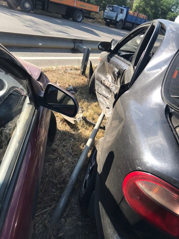 В поселке Водогон произошло столкновение двух автомобилей Lanos