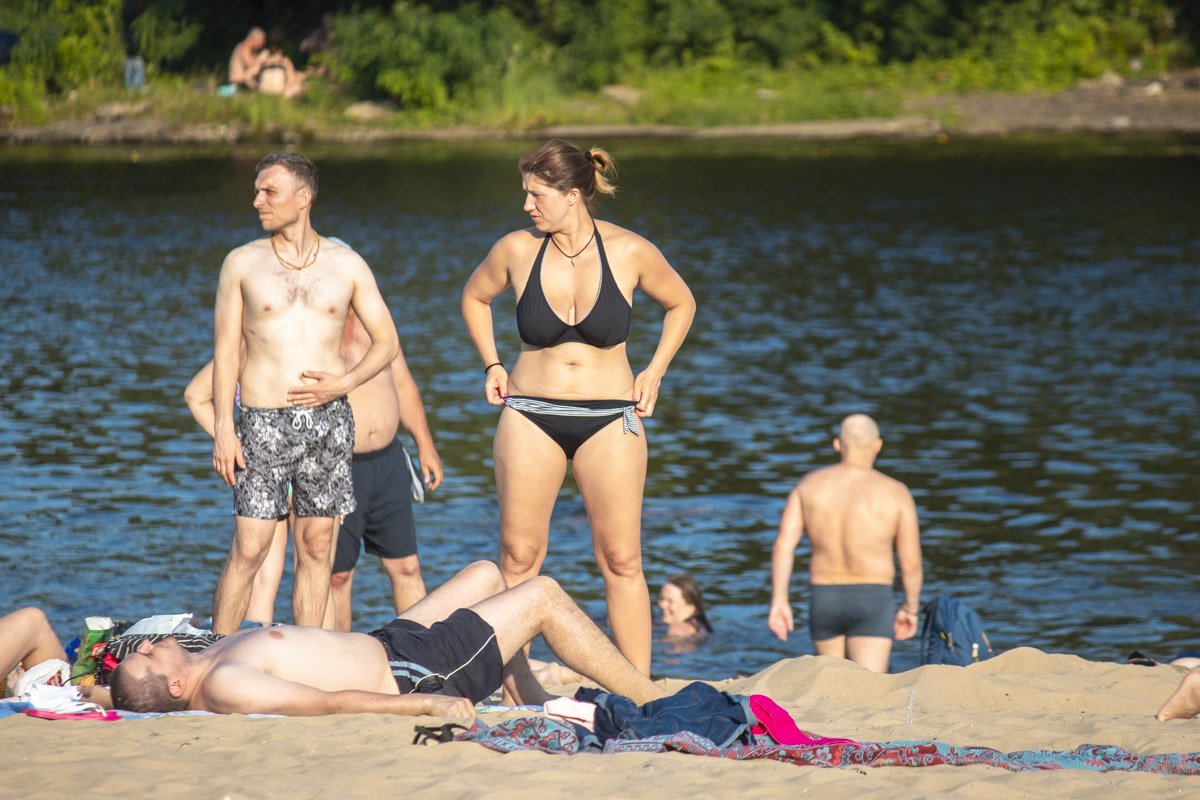 Когда вы смотрите не друг на друга, а в одну сторону