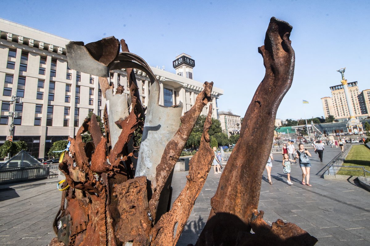 Арт-объект расположился возле Лядских Ворот
