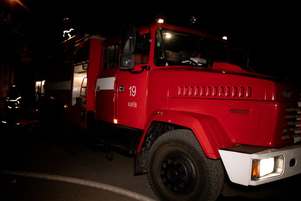 Пожарно-спасательная служба усердно пыталась локализовать возгорание 