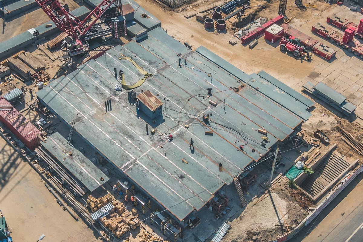 Но рабочие все равно не останавливаются Но рабочие все равно не останавливаются