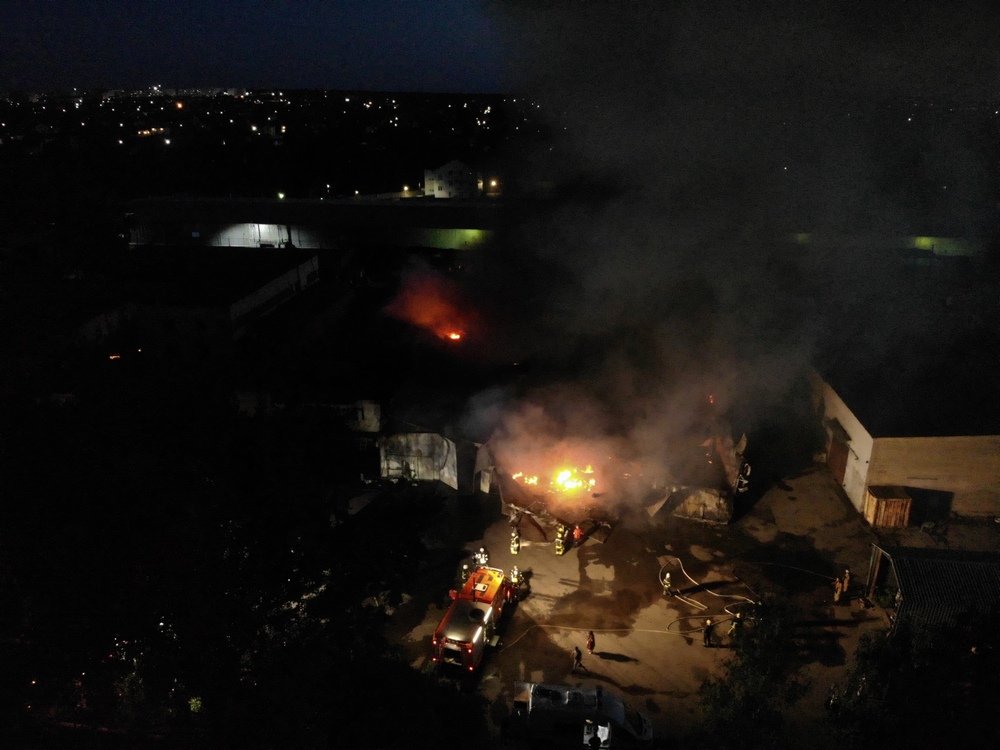 На месте пожара работали 70 человек личного состава 