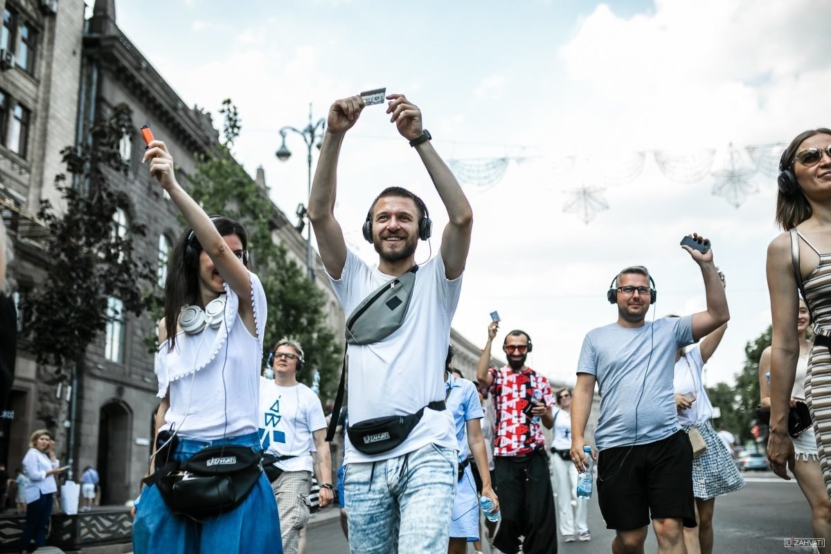 Remote Kyiv - это симбиоз экскурсии и театральной постановки прямо на улицах столицы Remote Kyiv - это симбиоз экскурсии и театральной постановки прямо на улицах столицы