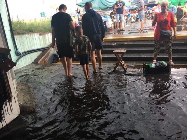 На Киев обрушился шторм: что происходит в столице в условиях непогоды. Хроника 3