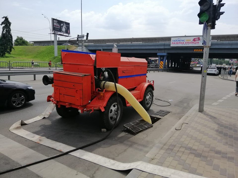 На Киев обрушился шторм: что происходит в столице в условиях непогоды. Хроника 10