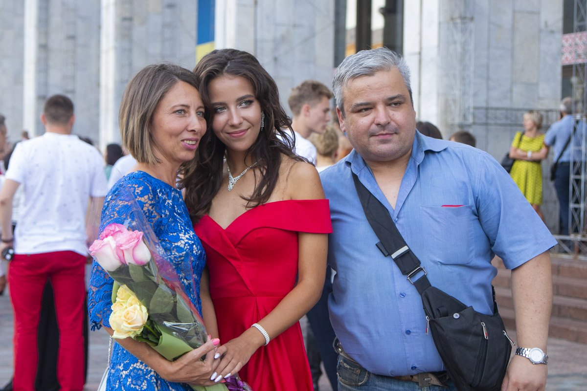 Обязательное фото с родителями - сделано