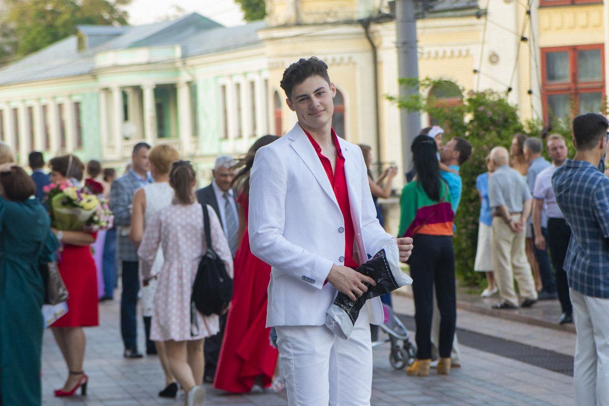 Ребят, ну вы чего? Ну какая грусть? Это же сплошное счастье