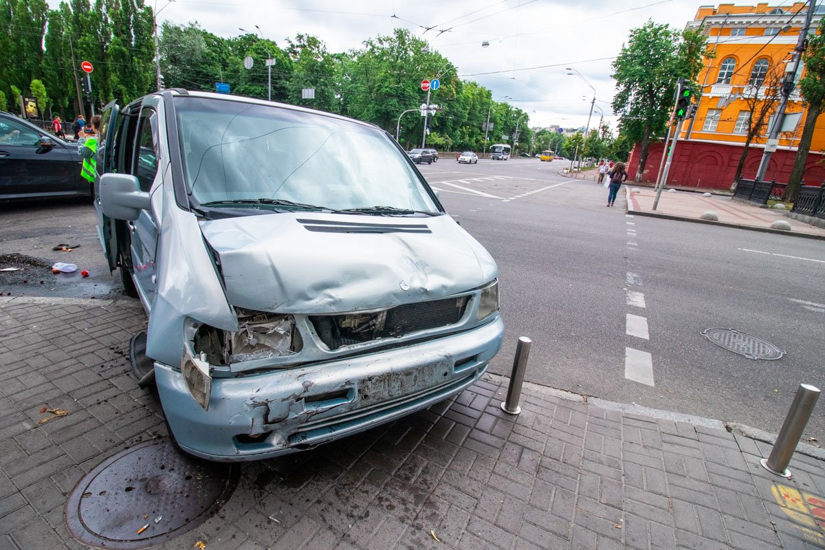Четверо людей пострадали