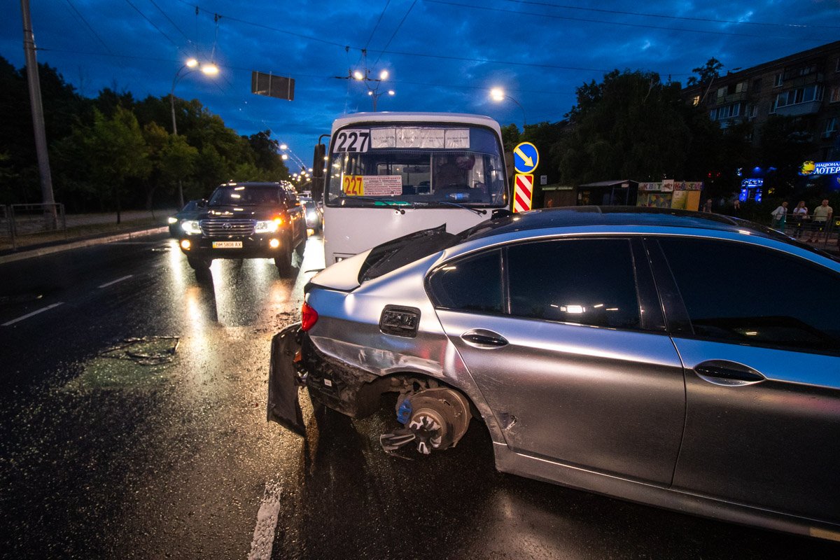 Предварительно, причиной заноса стал резкий старт и скользкая дорога Предварительно, причиной заноса стал резкий старт и скользкая дорога