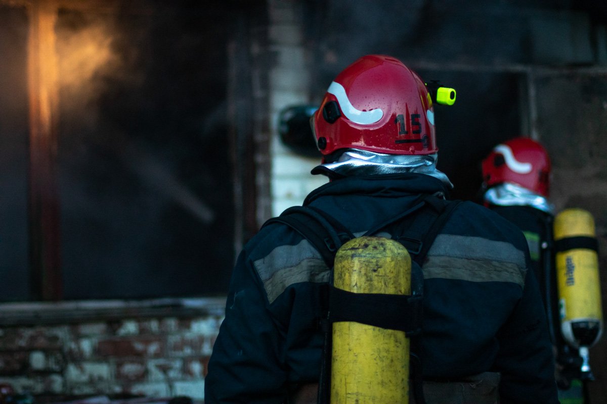 Со стихией сражались около 40 человек при помощи 9 единиц техники Со стихией сражались около 40 человек при помощи 9 единиц техники