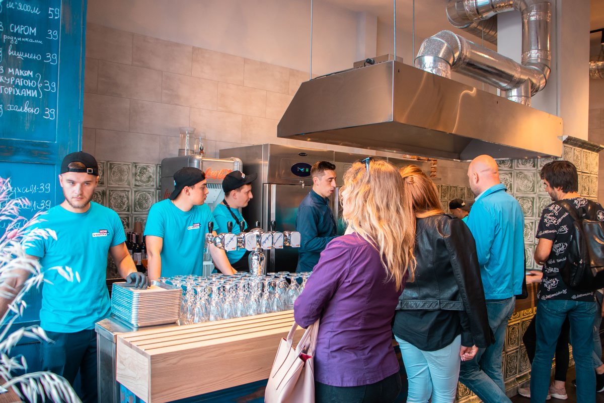 Все сотрудники соответствуют формату и говорят на украинском 