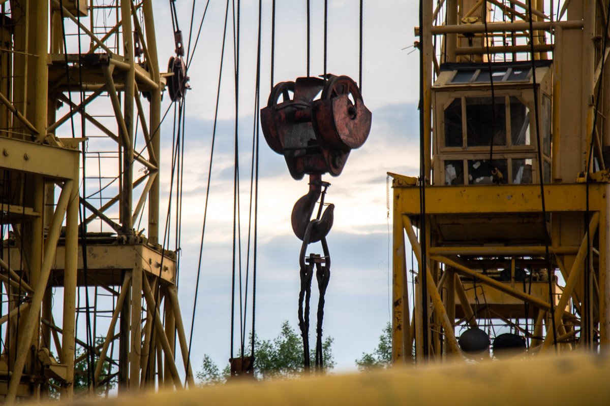Величественные механизмы отдыхают в безмолвии Величественные механизмы отдыхают в безмолвии