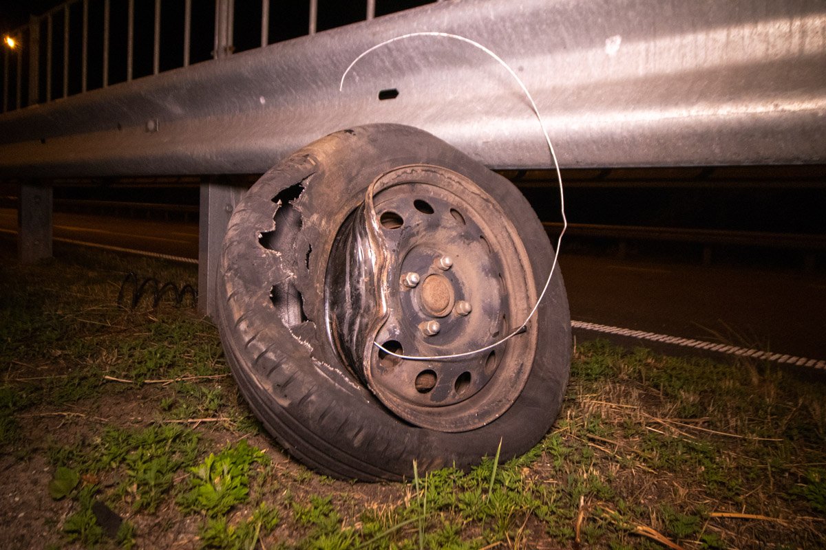 От удара Kia "потеряла" колесо