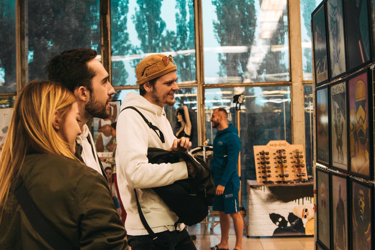 Ну и как же на барахолке не посетить саму барахолку? Ну и как же на барахолке не посетить саму барахолку?