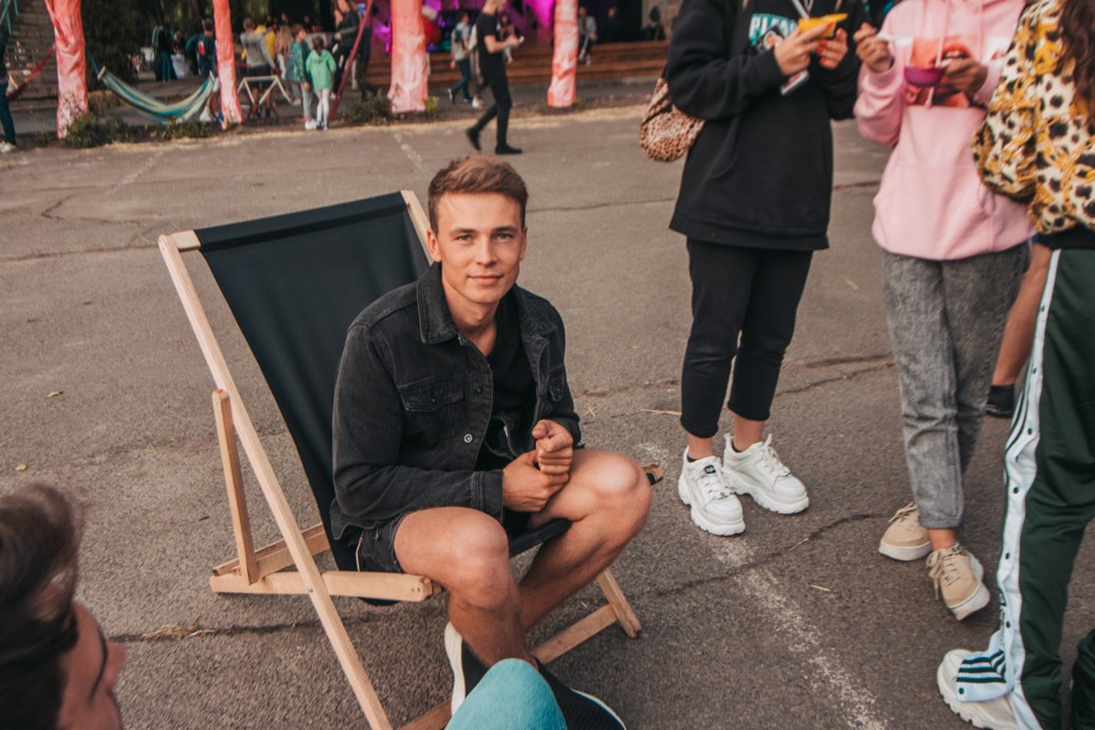 Девочки, держите себя в руках. Богдана на всех не хватит, увы Девочки, держите себя в руках. Богдана на всех не хватит, увы