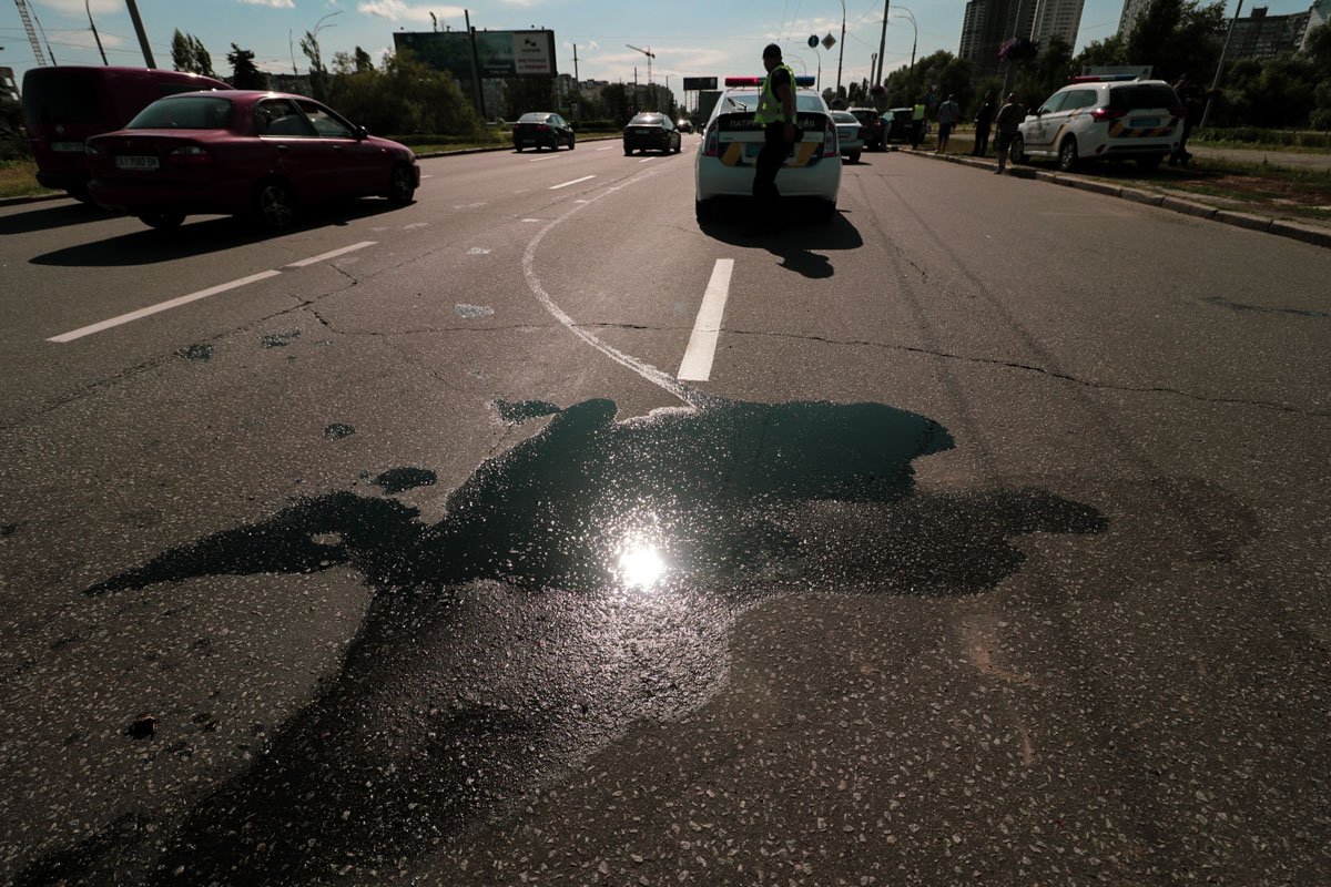 Toyota выезжал со стороны проспекта Маяковского и пересекая перекресток врезался в боковую часть Ford