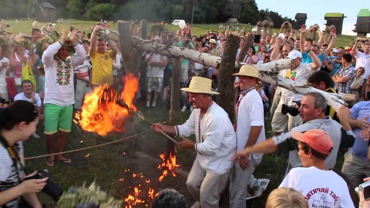 Иванов день будет наполнен старинными купальськими обрядами на воде с венками, кострами и травами