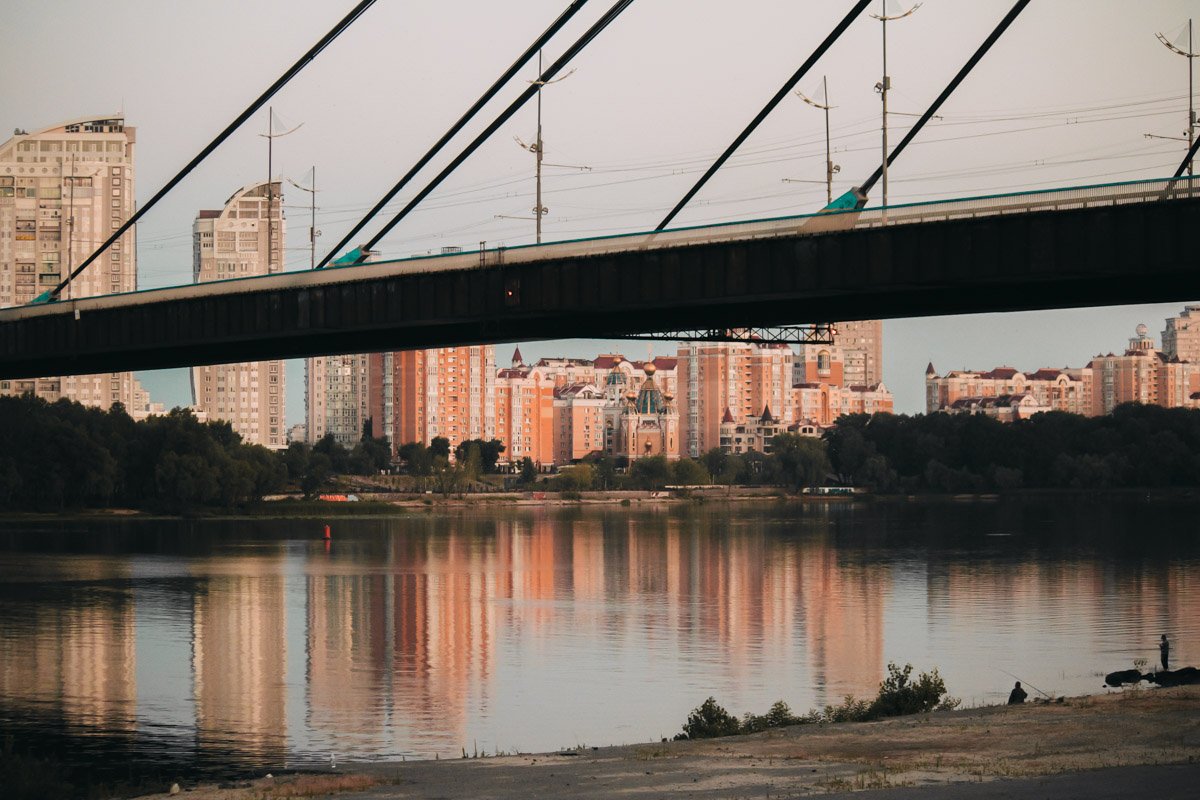 Скоро здесь все зальет летнее солнце