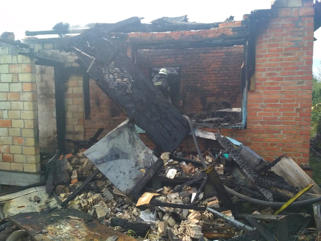 В частном доме, который являлся дачей, случился пожар, который унес жизнь владельца участка