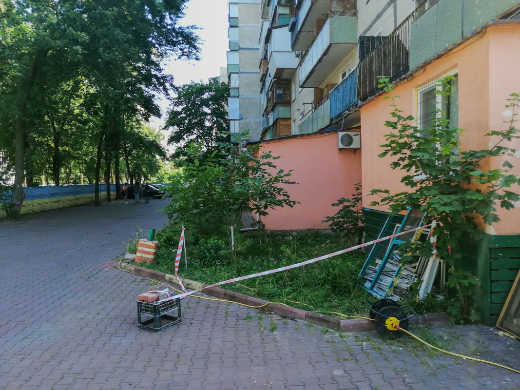 К несчастью, от полученных травм мальчик скончался на месте