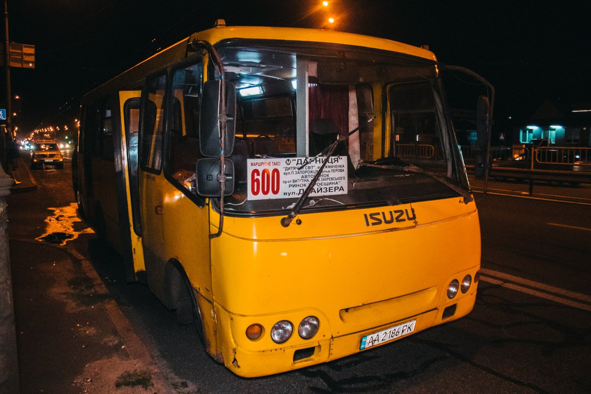 Авария случилась на полосе общественного транспорта Авария случилась на полосе общественного транспорта