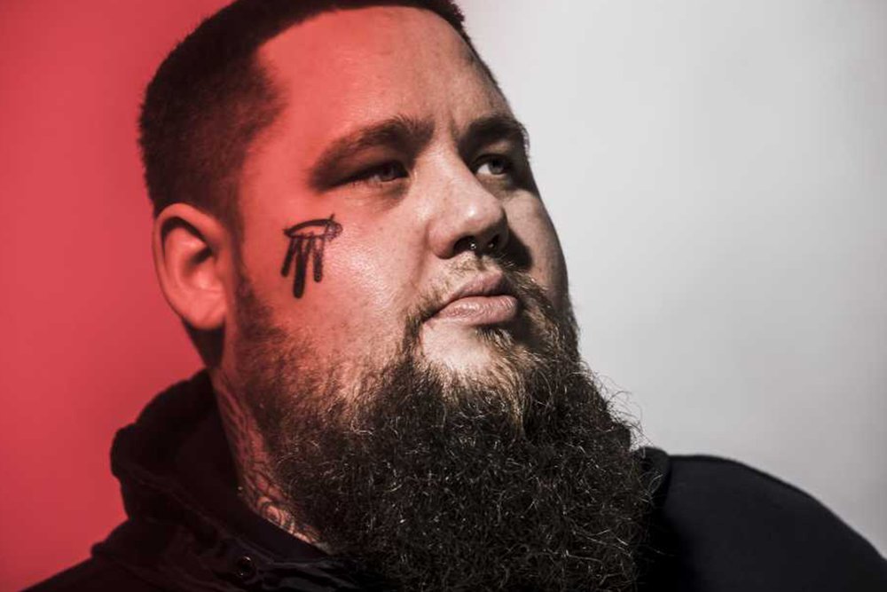Rag’n’Bone Man запросил Mercedes, запас свежих фруктов и соковыжималку Rag’n’Bone Man запросил Mercedes, запас свежих фруктов и соковыжималку